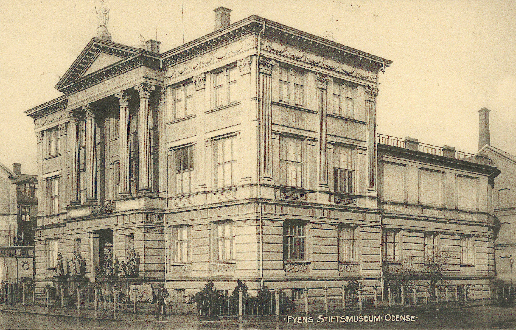 Museumsbygningen i Jernbanegade efter udvidelsen i 1897